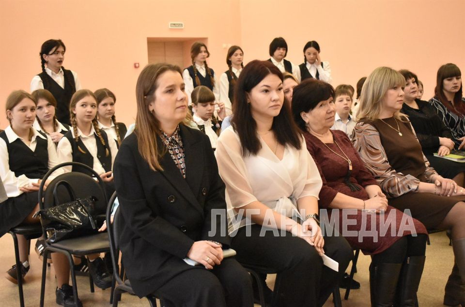Педагоги Брянки соревнуются за звания «Учитель года» и «Воспитатель года» Педагоги Брянки соревнуются за звания «Учитель года» и «Воспитатель года»