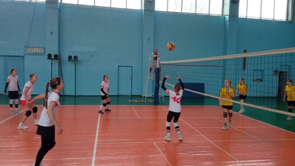 Лутугинская спортивная школа завоевала серебро на Первенстве ЛНР по волейболу среди девушек до 15 лет Лутугинская спортивная школа завоевала серебро на Первенстве ЛНР по волейболу среди девушек до 15 лет