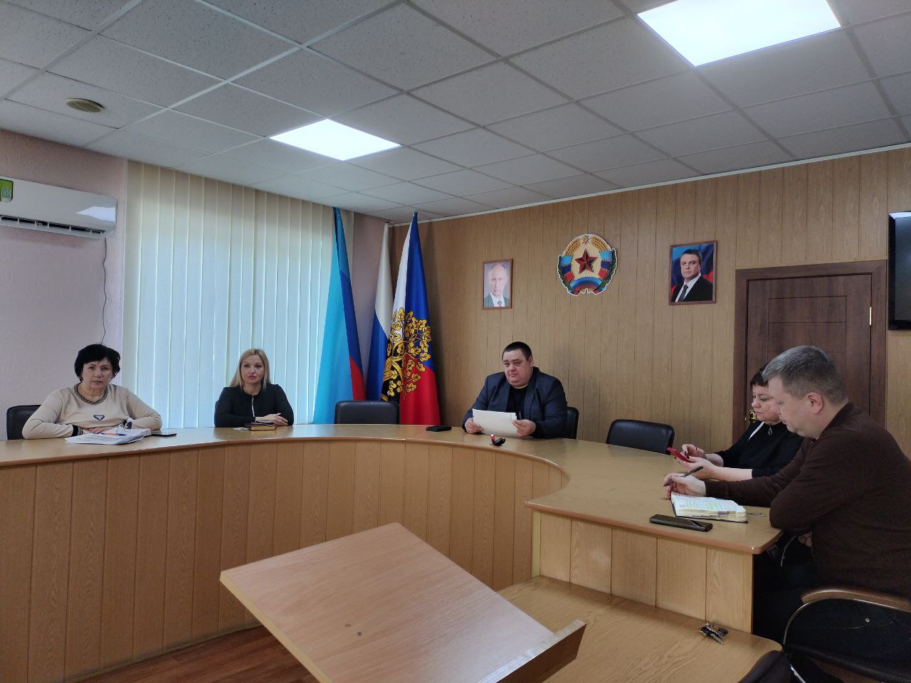 Сегодня Глава городского округа город Ровеньки Андрей Рубанцов провел плановое рабочее совещание с руководителями управлений администрации и структурных подразделений Сегодня Глава городского округа город Ровеньки Андрей Рубанцов провел плановое рабочее совещание с руководителями управлений администрации и структурных подразделений