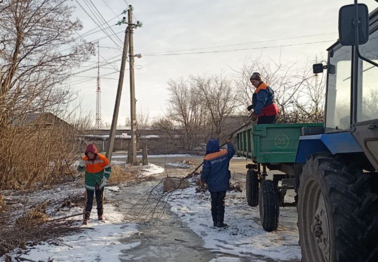 Коммунальными службами проведены работы на территории города Коммунальными службами проведены работы на территории города