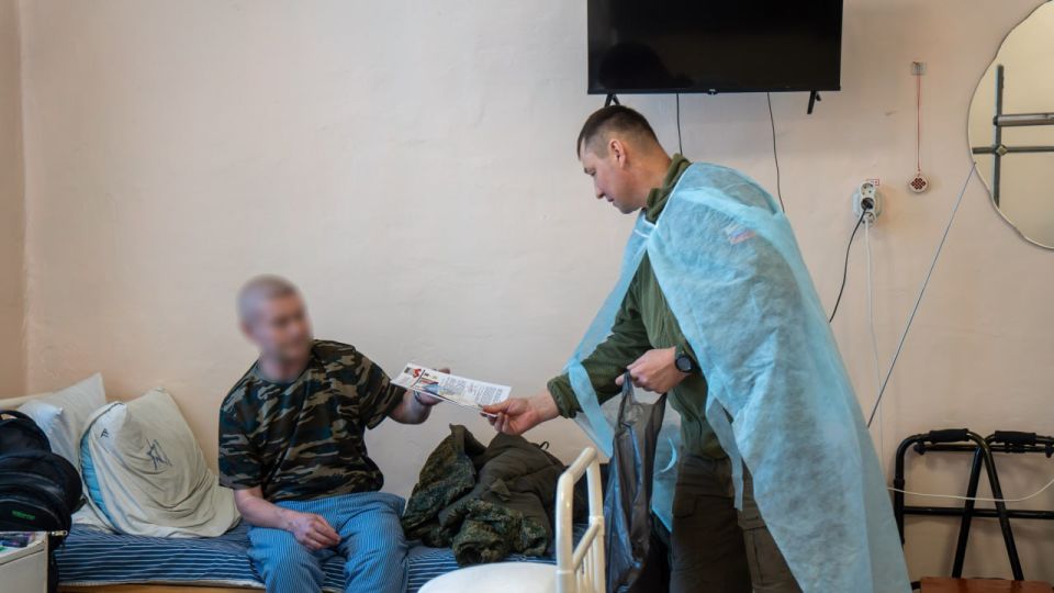 «Вечёрка ВОИНа» шагает по стране: рассказываем, кому вручили нашу курсантскую газету «Вечёрка ВОИНа» шагает по стране: рассказываем, кому вручили нашу курсантскую газету