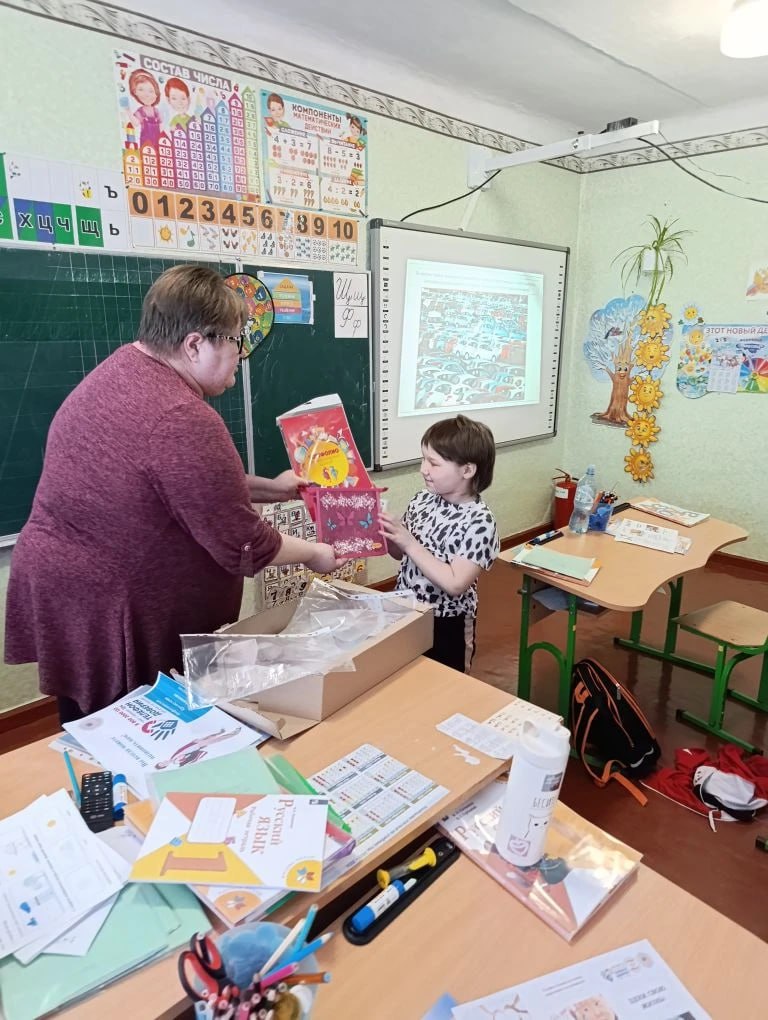 ГБОУ ЛНР " СЛСШ с Передельское " с лекцией "Телефон доверия" посетила специалист по социальной работе Станично - Луганского филиала ГКУ ЛНР "Семейный центр" Хафизова Елена Валерьевна ГБОУ ЛНР " СЛСШ с Передельское " с лекцией "Телефон доверия" посетила специалист по социальной работе Станично - Луганского филиала ГКУ ЛНР "Семейный центр" Хафизова Елена Валерьевна