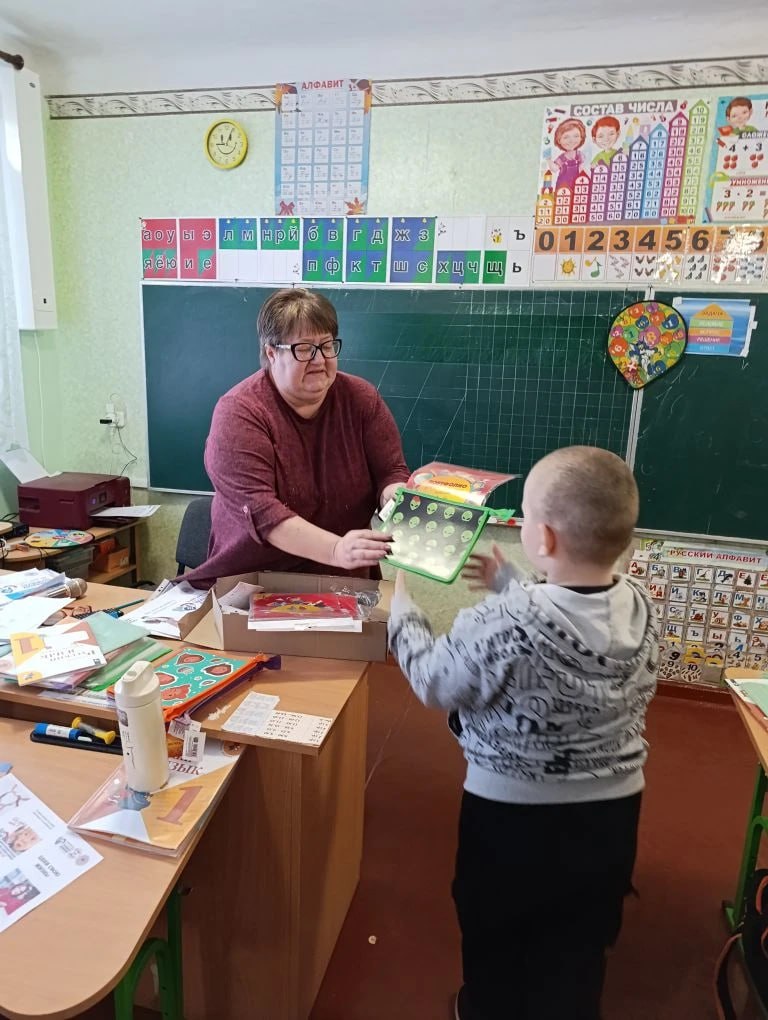 ГБОУ ЛНР " СЛСШ с Передельское " с лекцией "Телефон доверия" посетила специалист по социальной работе Станично - Луганского филиала ГКУ ЛНР "Семейный центр" Хафизова Елена Валерьевна ГБОУ ЛНР " СЛСШ с Передельское " с лекцией "Телефон доверия" посетила специалист по социальной работе Станично - Луганского филиала ГКУ ЛНР "Семейный центр" Хафизова Елена Валерьевна