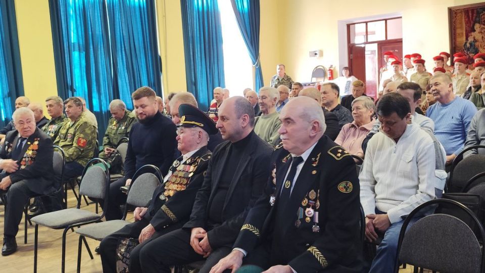 Игорь Рябушкин: Сегодня, по приглашению региональной общественной организации «Содружество ветеранов погранвойск Луганщины «Союз - граница» имел честь принять участие в собрании ветеранской организации Игорь Рябушкин: Сегодня, по приглашению региональной общественной организации «Содружество ветеранов погранвойск Луганщины «Союз - граница» имел честь принять участие в собрании ветеранской организации