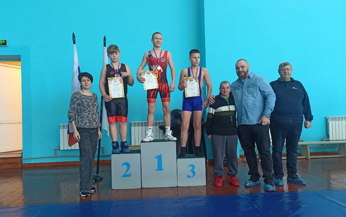 Первенство по спортивной борьбе в Лисичанской спортивной школе № 1 Первенство по спортивной борьбе в Лисичанской спортивной школе № 1