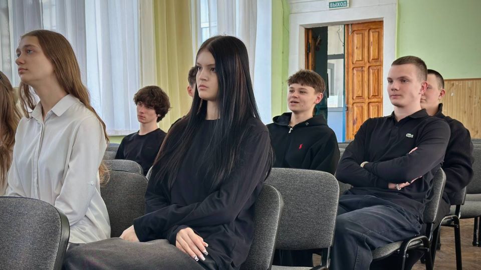 Штаб общественной поддержки партии «Единая Россия» и Нотариальная палата ЛНР провели лекцию для старшеклассников в ГБОУ ЛНР «Луганская средняя школа №5 имени В.И. Даля»на тему «Электронный нотариат и доказательства в... Штаб общественной поддержки партии «Единая Россия» и Нотариальная палата ЛНР провели лекцию для старшеклассников в ГБОУ ЛНР «Луганская средняя школа №5 имени В.И. Даля»на тему «Электронный нотариат и доказательства в...
