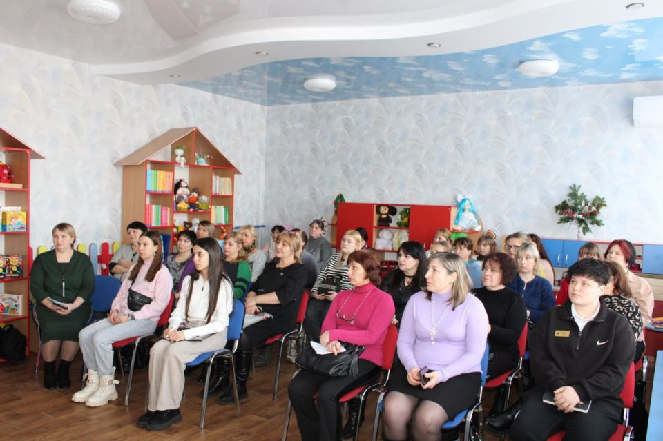 В стахановском колледже обсудили современные подходы к физическому воспитанию дошкольников В стахановском колледже обсудили современные подходы к физическому воспитанию дошкольников