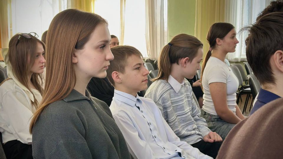 Штаб общественной поддержки партии «Единая Россия» и Нотариальная палата ЛНР провели лекцию для старшеклассников в ГБОУ ЛНР «Луганская средняя школа №5 имени В.И. Даля»на тему «Электронный нотариат и доказательства в... Штаб общественной поддержки партии «Единая Россия» и Нотариальная палата ЛНР провели лекцию для старшеклассников в ГБОУ ЛНР «Луганская средняя школа №5 имени В.И. Даля»на тему «Электронный нотариат и доказательства в...