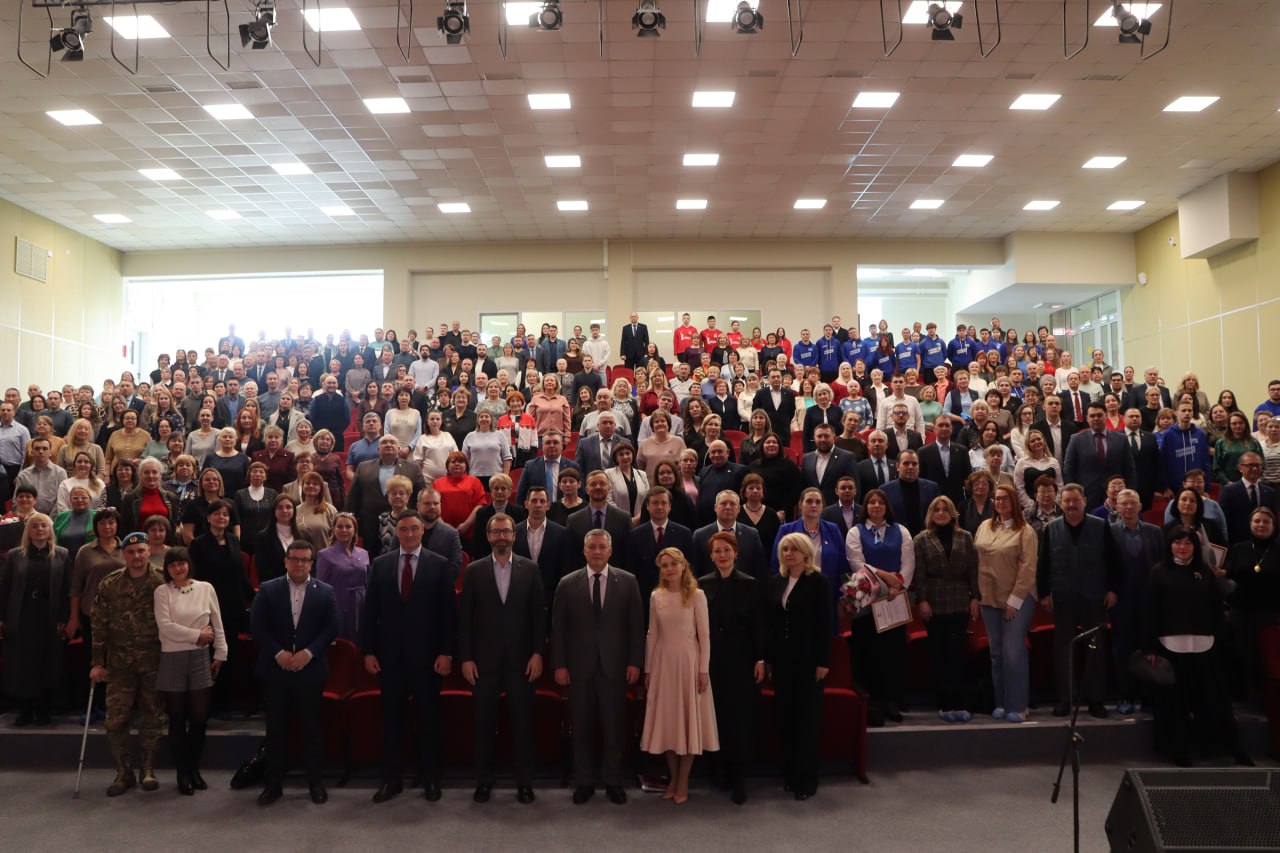 Дарья Лантратова: Политшколу на Байкале провели в крупнейшем образовательном учреждении, построенном по Народной программе Единой России Дарья Лантратова: Политшколу на Байкале провели в крупнейшем образовательном учреждении, построенном по Народной программе Единой России