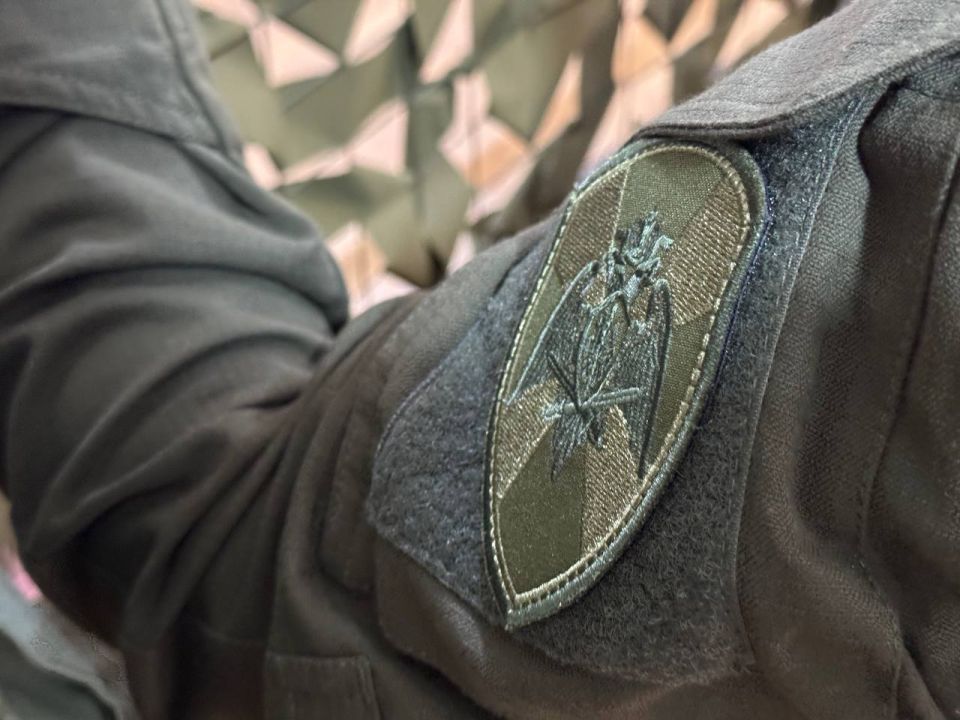 СОБР-6С вместе с активистами Движения Первых и отделом молодежной политики Администрации города Алчевска откликаются на зов помощи и включаются в работу по созданию заготовок и маскировочных сетей для личного состава на... СОБР-6С вместе с активистами Движения Первых и отделом молодежной политики Администрации города Алчевска откликаются на зов помощи и включаются в работу по созданию заготовок и маскировочных сетей для личного состава на...