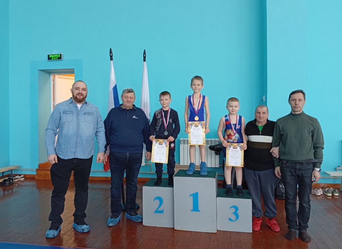 Первенство по спортивной борьбе в Лисичанской спортивной школе № 1 Первенство по спортивной борьбе в Лисичанской спортивной школе № 1