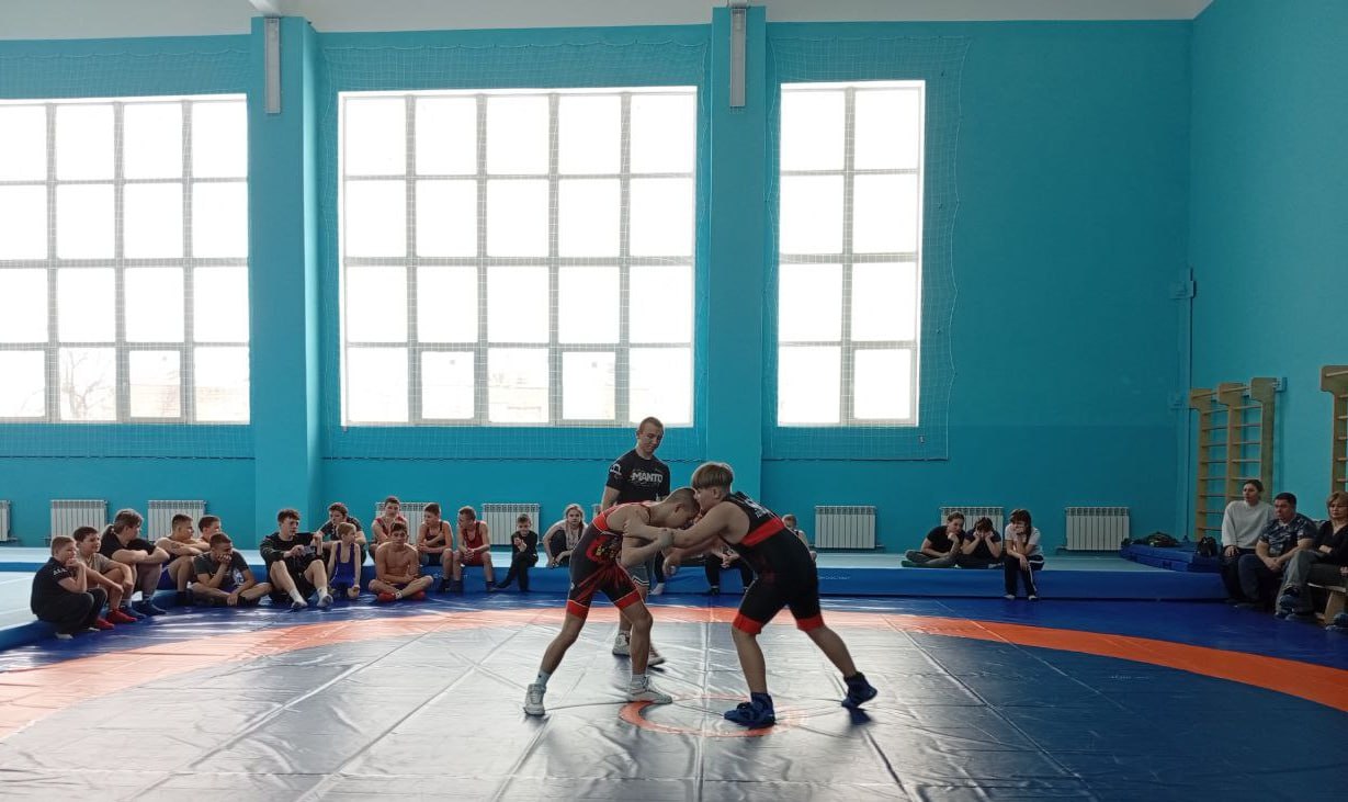 Первенство по спортивной борьбе в Лисичанской спортивной школе № 1 Первенство по спортивной борьбе в Лисичанской спортивной школе № 1