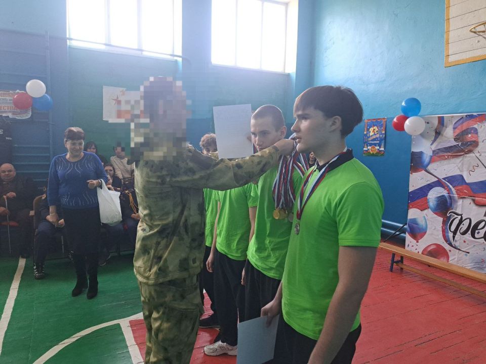 В Станично-Луганской средней школе имени Грекова П.М. прошло спортивное мероприятие «А ну-ка, мальчики», приуроченное ко Дню защитника Отечества В Станично-Луганской средней школе имени Грекова П.М. прошло спортивное мероприятие «А ну-ка, мальчики», приуроченное ко Дню защитника Отечества