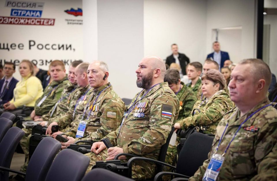 Глава ЛНР Леонид Пасечник поручил начать подготовку к участию региона в выборах в Государственную Думу. Об этом из луганского Дома молодежи, где состоялся отчетный форум партии «Единая Россия», передает корреспондент ЛИЦ Глава ЛНР Леонид Пасечник поручил начать подготовку к участию региона в выборах в Государственную Думу. Об этом из луганского Дома молодежи, где состоялся отчетный форум партии «Единая Россия», передает корреспондент ЛИЦ