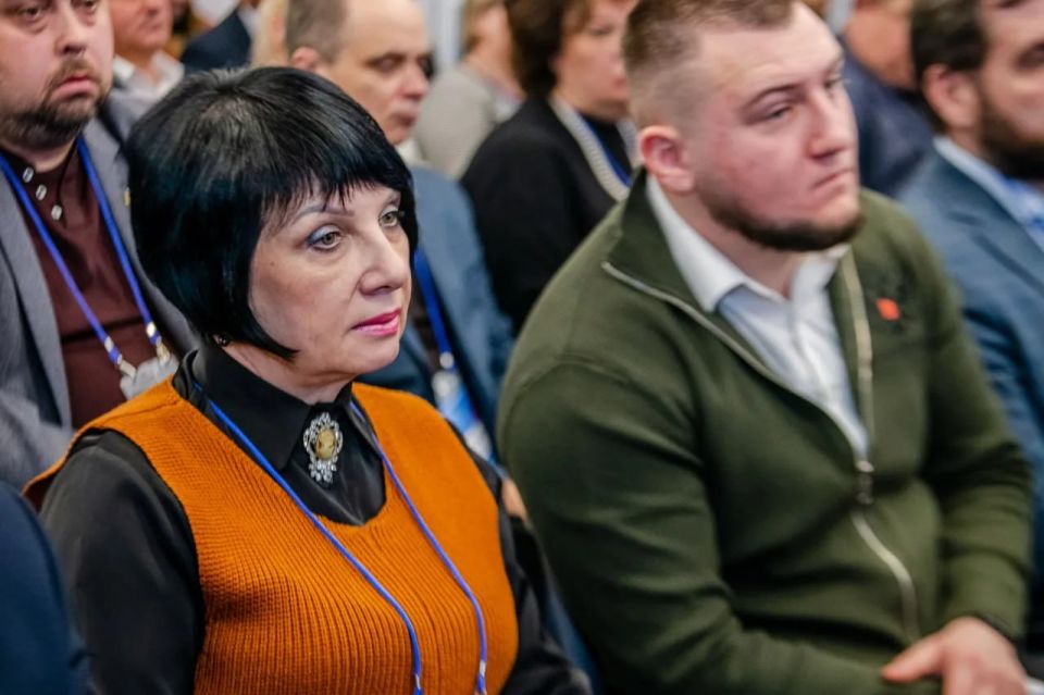 В ЛНР к 12-й годовщине Русской весны прошёл форум партии «Единая Россия» по итогам работы трехлетней Народной программы В ЛНР к 12-й годовщине Русской весны прошёл форум партии «Единая Россия» по итогам работы трехлетней Народной программы