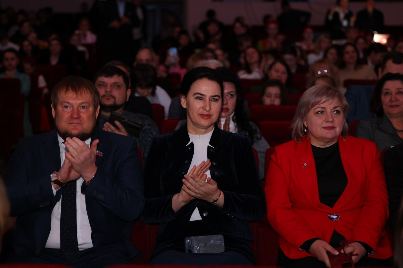 Денис Колесников посетил региональный конкурс «Союз талантов Луганской Народной Республики» Денис Колесников посетил региональный конкурс «Союз талантов Луганской Народной Республики»