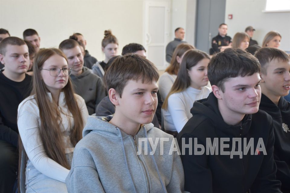 В Северодонецке прошел профориентационный концерт В Северодонецке прошел профориентационный концерт