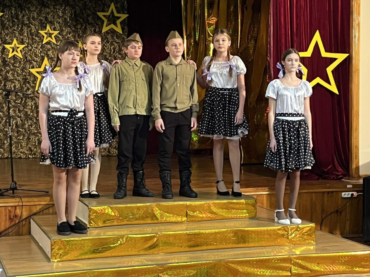 В Пролетарском Доме культуры прошел фестиваль военно-патриотической песни, в котором приняли участие учащиеся Пролетарского УВК им.О.В.Кошевого В Пролетарском Доме культуры прошел фестиваль военно-патриотической песни, в котором приняли участие учащиеся Пролетарского УВК им.О.В.Кошевого