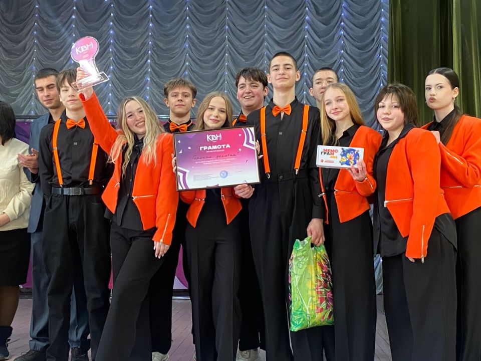 Долгожданный финал проекта «КВН. Первые» состоялся! За звание чемпионов боролись 4 сильнейшие команды, прошедшие через отбор Долгожданный финал проекта «КВН. Первые» состоялся! За звание чемпионов боролись 4 сильнейшие команды, прошедшие через отбор