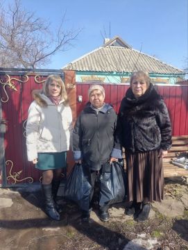 02.03.2026 сотрудники отдела жизнеобеспечения пгт Ясеновский, пгт Пролетарский Администрации городского округа город Ровеньки казали помощь матери погибшего военнослужащего, участника СВО, Гончаренко Елене Николаевне, 1955...