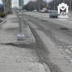 Новенький асфальт исчезает в Луганске после прошедших снегопадов и дождей