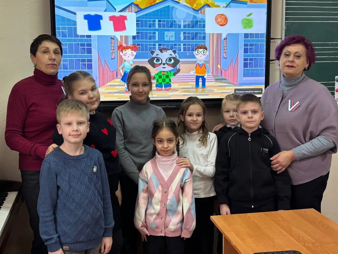 Члены УИК Алчевска продолжают просветительскую работу с будущими избирателями Члены УИК Алчевска продолжают просветительскую работу с будущими избирателями