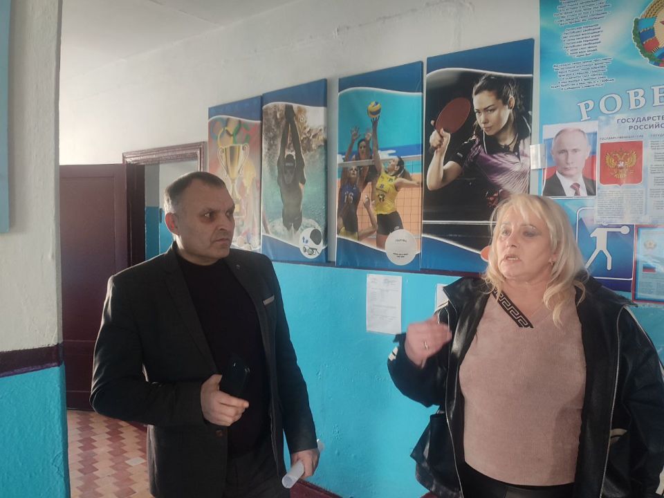 Сотрудниками отдела чрезвычайных ситуаций Администрации городского округа город Ровеньки проводится предупредительно-профилактическая работа, направленная на предупреждение обстоятельств, способствующих совершению... Сотрудниками отдела чрезвычайных ситуаций Администрации городского округа город Ровеньки проводится предупредительно-профилактическая работа, направленная на предупреждение обстоятельств, способствующих совершению...