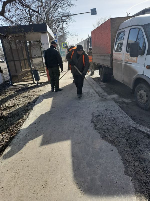 Автодороги региона становятся чище и безопаснее благодаря труду специалистов дорожных служб Автодороги региона становятся чище и безопаснее благодаря труду специалистов дорожных служб