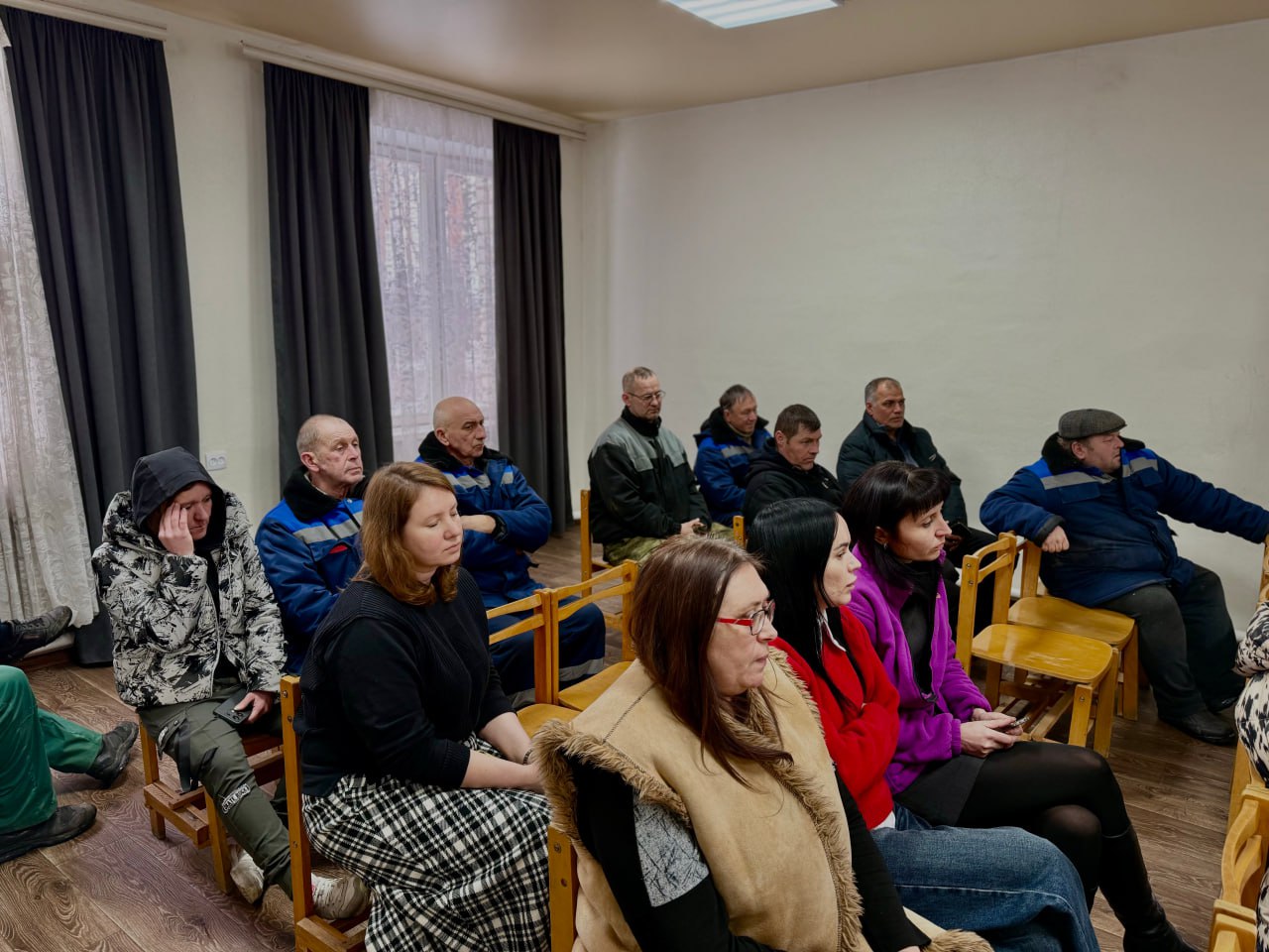 ОТКРЫТЫЙ ДИАЛОГ С ЛДПР. Депутат Народного Совета ЛНР от фракции ЛДПР Юрий Рагулин совместно с депутатом Совета Старобельского муниципального округа от фракции ЛДПР Сергей Иващенко провели рабочую встречу с коллективом... ОТКРЫТЫЙ ДИАЛОГ С ЛДПР. Депутат Народного Совета ЛНР от фракции ЛДПР Юрий Рагулин совместно с депутатом Совета Старобельского муниципального округа от фракции ЛДПР Сергей Иващенко провели рабочую встречу с коллективом...