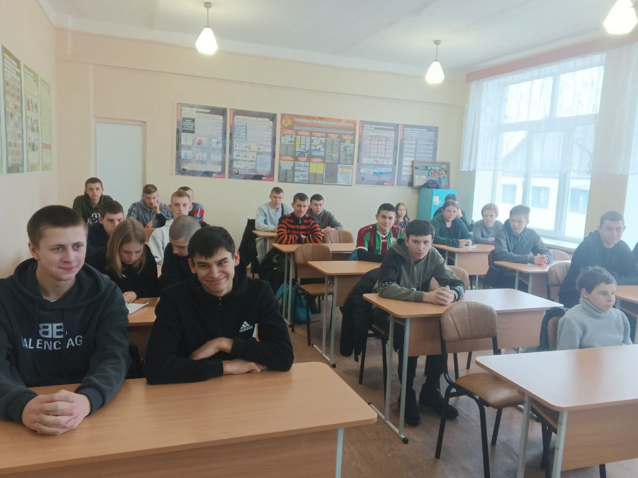 Встреча ветеранов РСВА и СВО с молодежью Встреча ветеранов РСВА и СВО с молодежью