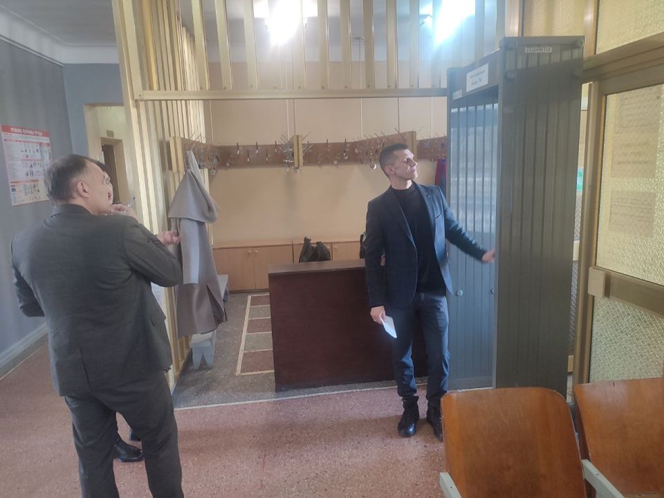 Сотрудниками отдела чрезвычайных ситуаций Администрации городского округа город Ровеньки проводится предупредительно-профилактическая работа, направленная на предупреждение обстоятельств, способствующих совершению... Сотрудниками отдела чрезвычайных ситуаций Администрации городского округа город Ровеньки проводится предупредительно-профилактическая работа, направленная на предупреждение обстоятельств, способствующих совершению...