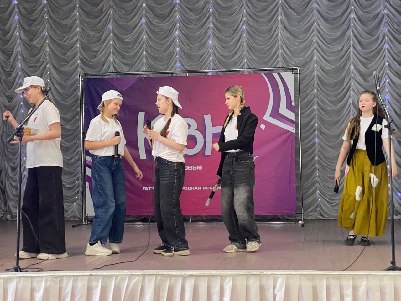 Долгожданный финал проекта «КВН. Первые» состоялся! За звание чемпионов боролись 4 сильнейшие команды, прошедшие через отбор Долгожданный финал проекта «КВН. Первые» состоялся! За звание чемпионов боролись 4 сильнейшие команды, прошедшие через отбор