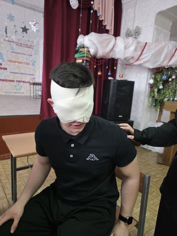Специалисты Свердловского филиала Луганского центра медицины катастроф продолжают серию мастер-классов Специалисты Свердловского филиала Луганского центра медицины катастроф продолжают серию мастер-классов