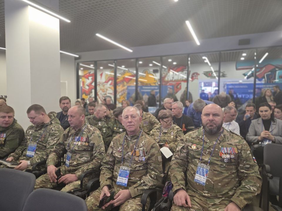 Вячеслав Третьяков: В 12-ю годовщину Русской весны вместе с однопартийцами провели в республике масштабный отчетный форум партии «Единая Россия» Вячеслав Третьяков: В 12-ю годовщину Русской весны вместе с однопартийцами провели в республике масштабный отчетный форум партии «Единая Россия»
