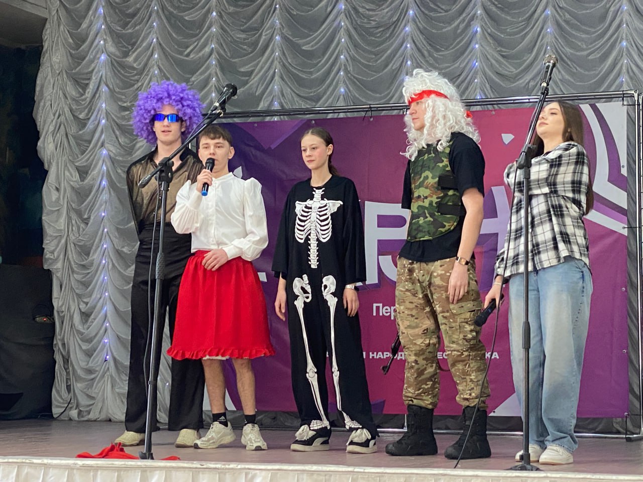 Долгожданный финал проекта «КВН. Первые» состоялся! За звание чемпионов боролись 4 сильнейшие команды, прошедшие через отбор