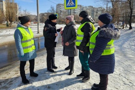 Профилактическая акция «Будь внимательнее на дорогах!» состоялась в Свердловске