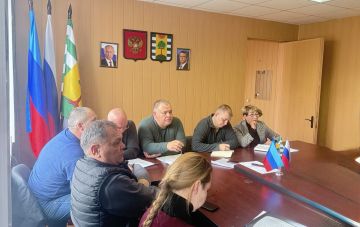 Врип Главы Евгений Шаталин и Председатель Совета депутатов г. Рубежное Нелли Задирака провели рабочую встречу с представителями некоммерческой организации «Единый региональный фонд по управлению многоквартирными домами на...