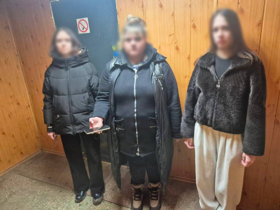 11111 Двое жителей столицы ЛНР задержаны за рекламу наркошопа 11111 Двое жителей столицы ЛНР задержаны за рекламу наркошопа
