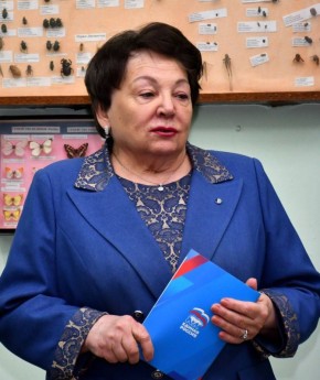 Зинаида Наден: Сегодня в рамках реализации партийного проекта «Российское село» в Луганском государственном аграрном университете для учащихся агроклассов Широкинской гимназии преподаватели ЛГАУ провели лабораторные занятия...