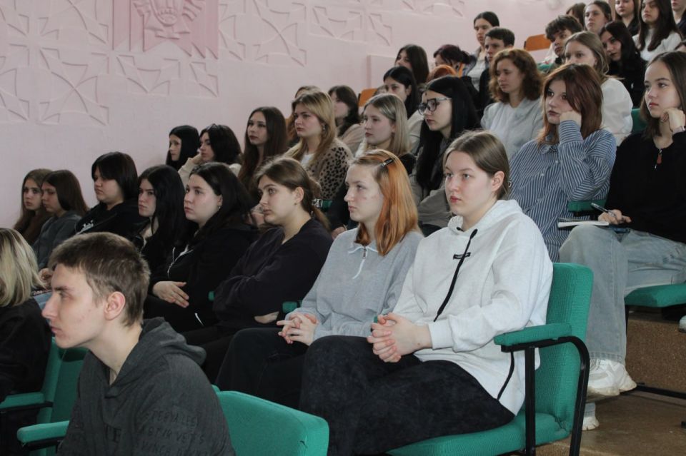 В Стахановском колледже обсудили развитие молодёжных инициатив В Стахановском колледже обсудили развитие молодёжных инициатив