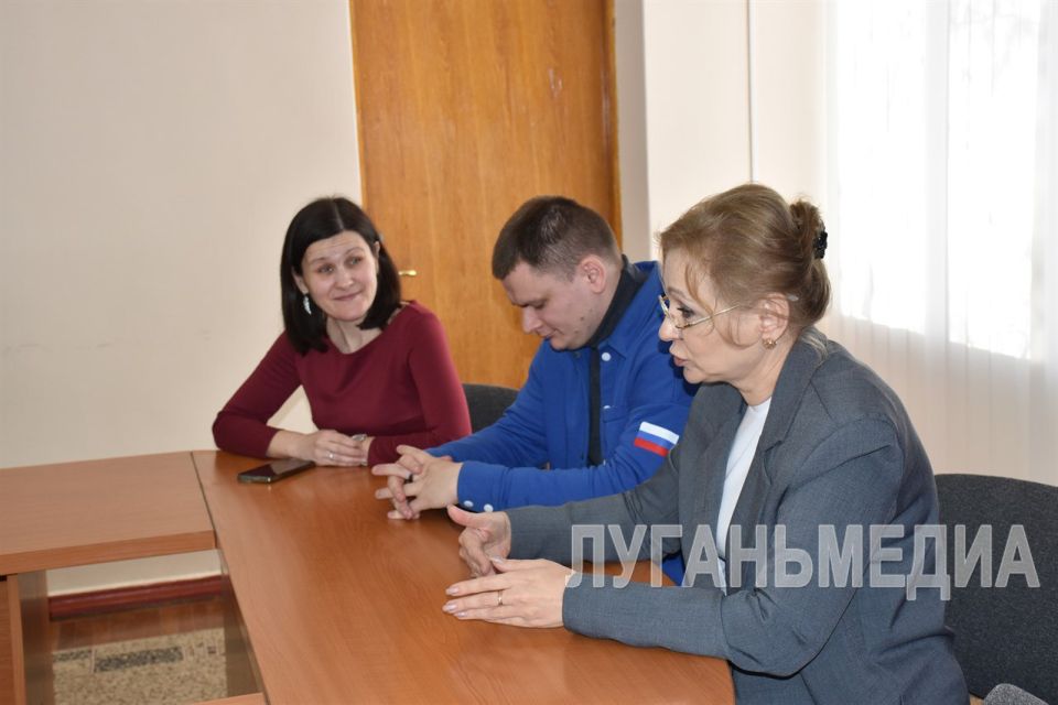 Открытый диалог с молодежным активом города Кировска состоялся в преддверии Международного женского дня Открытый диалог с молодежным активом города Кировска состоялся в преддверии Международного женского дня