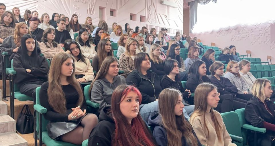 В Стахановском колледже обсудили развитие молодёжных инициатив В Стахановском колледже обсудили развитие молодёжных инициатив
