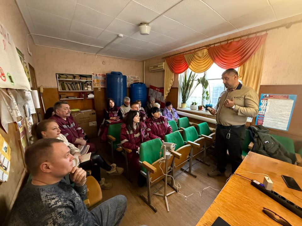 В Луганском центре медицины катастроф для сотрудников прошел обучающий семинар на актуальную тему В Луганском центре медицины катастроф для сотрудников прошел обучающий семинар на актуальную тему
