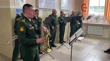 Военный оркестр 6-й бригады 3-й общевойсковой армии выступил на станции Родаково