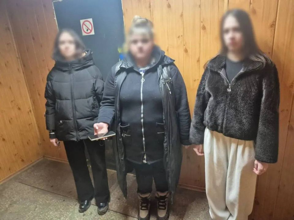 В Луганске задержали двух человек за рекламу наркомагазина В Луганске задержали двух человек за рекламу наркомагазина