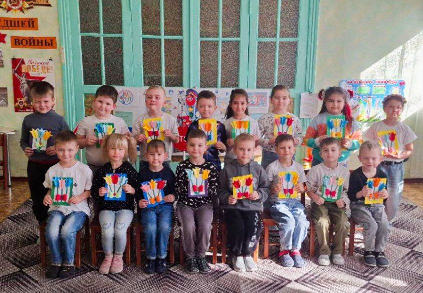 В преддверии прекрасного праздника - Международного женского дня, в Центре досуга «Дзержинец» прошел мастер-класс «Открытка для мамы» для участников любительского объединения «Непоседы», воспитанников детского сада «Тополек»... В преддверии прекрасного праздника - Международного женского дня, в Центре досуга «Дзержинец» прошел мастер-класс «Открытка для мамы» для участников любительского объединения «Непоседы», воспитанников детского сада «Тополек»...