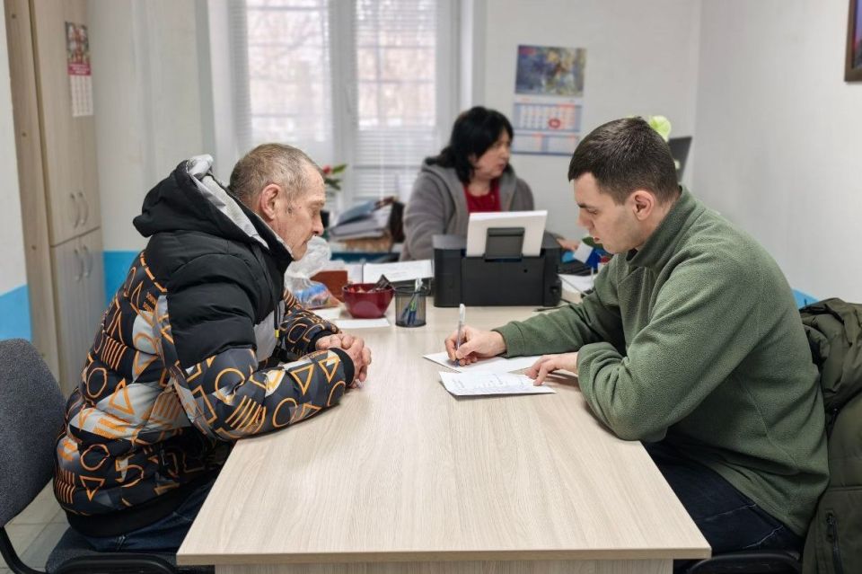 Депутаты продолжают работать с проблемами жителей региона и оказывать необходимую помощь Депутаты продолжают работать с проблемами жителей региона и оказывать необходимую помощь