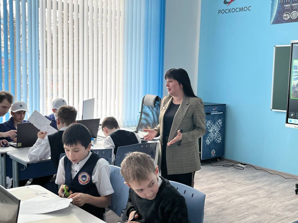 1 марта с рабочим визитом город Ровеньки посетила делегация из Звездного городка Московской области 1 марта с рабочим визитом город Ровеньки посетила делегация из Звездного городка Московской области