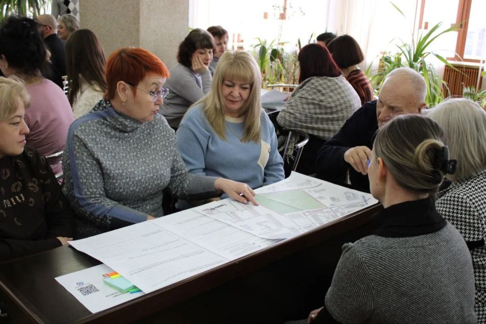 Сегодня в ДК им. Горького состоялись проектные сессии, открывающие путь к обновлению городской среды в Ровеньках Сегодня в ДК им. Горького состоялись проектные сессии, открывающие путь к обновлению городской среды в Ровеньках
