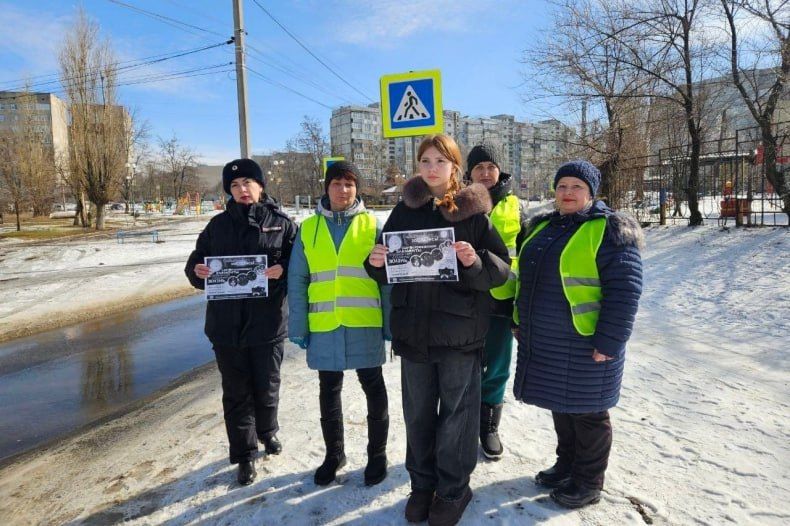 Профилактическая акция «Будь внимательнее на дорогах!» состоялась в Свердловске Профилактическая акция «Будь внимательнее на дорогах!» состоялась в Свердловске